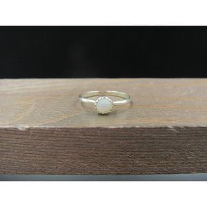 Size 6 Sterling Silver Dainty Round White Shell Band Ring Vintage Statement